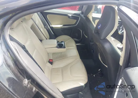 2012 Volvo S60 T5 z USA, uszkodzony, nr VIN YV1622FS6C2130344